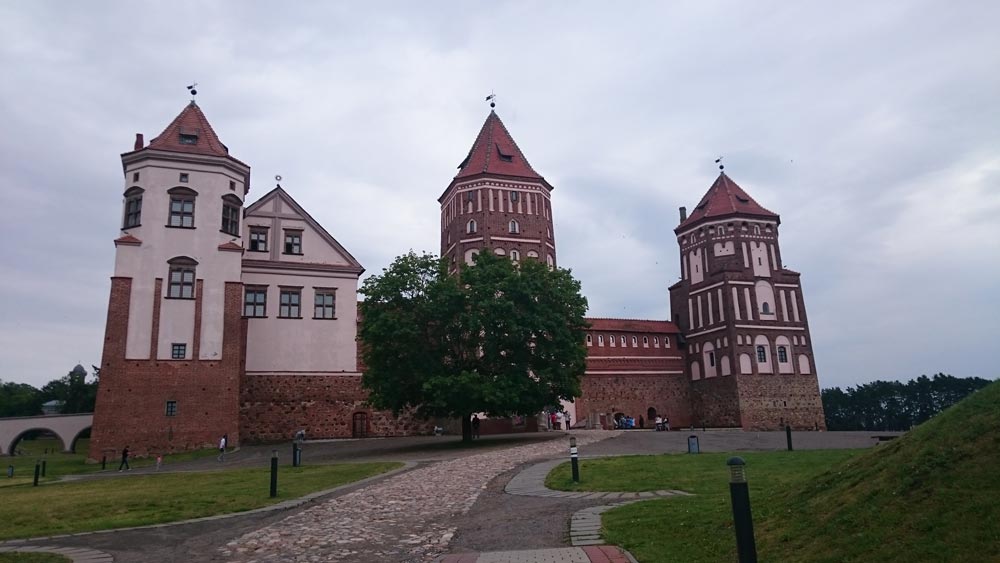 Надалі в результаті воєн з Річчю Посполитою територія відійшла до Російської імперії, останнім власником замку став козачий отаман Святополк-Мірський, ймовірно, купив замок через назву, співзвучного свого прізвища