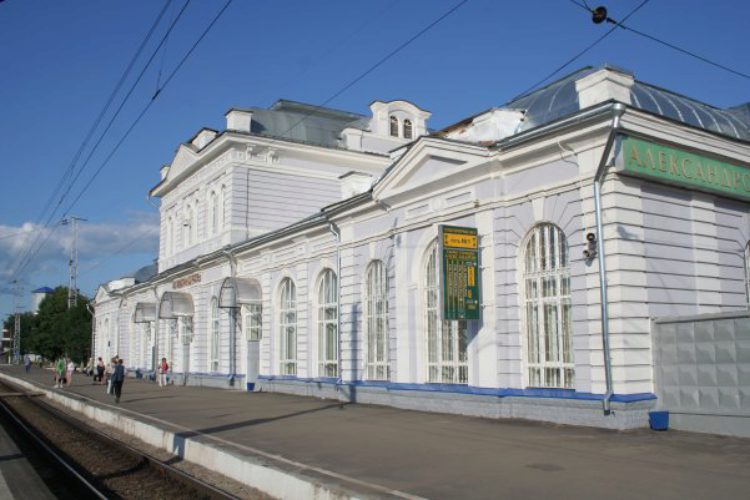 Оглянувши незвичайна будова залізничного вокзалу, як правило, у туристів виникає закономірне питання, які ще є в Александрові пам'ятки: що подивитися за один день