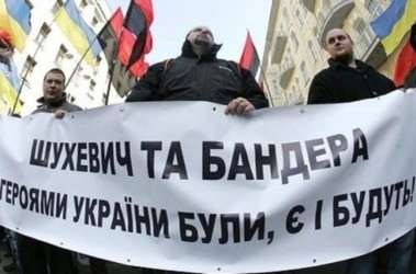 13 сiчня 2011, 23:47 Переглядів:   Львівська облрада захистив Бандеру і Шухевича, фото УНІАН