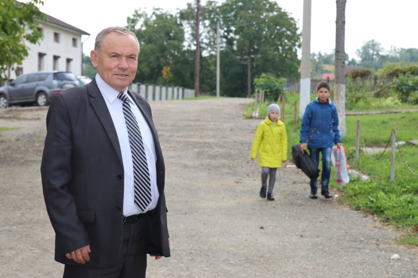 Я сам в 51-му народився, а школою почав керувати, коли Брежнєв до влади прийшов