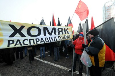 Крім того, до цих пір виборчі дільниці двох територій в повному обсязі укомплектовані - це Колпіно і Кронштадт