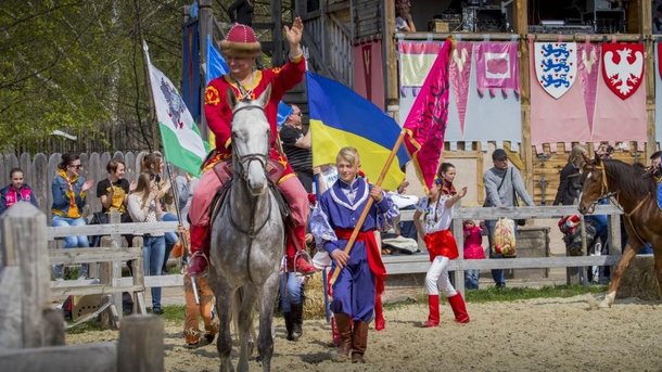 28 вересня 2018, 18:33 Переглядів:   Жителі міста можуть побувати на останньому показі кінотеатру Кінопанорама   Вихідні в Києві будуть насичені культурними подіями