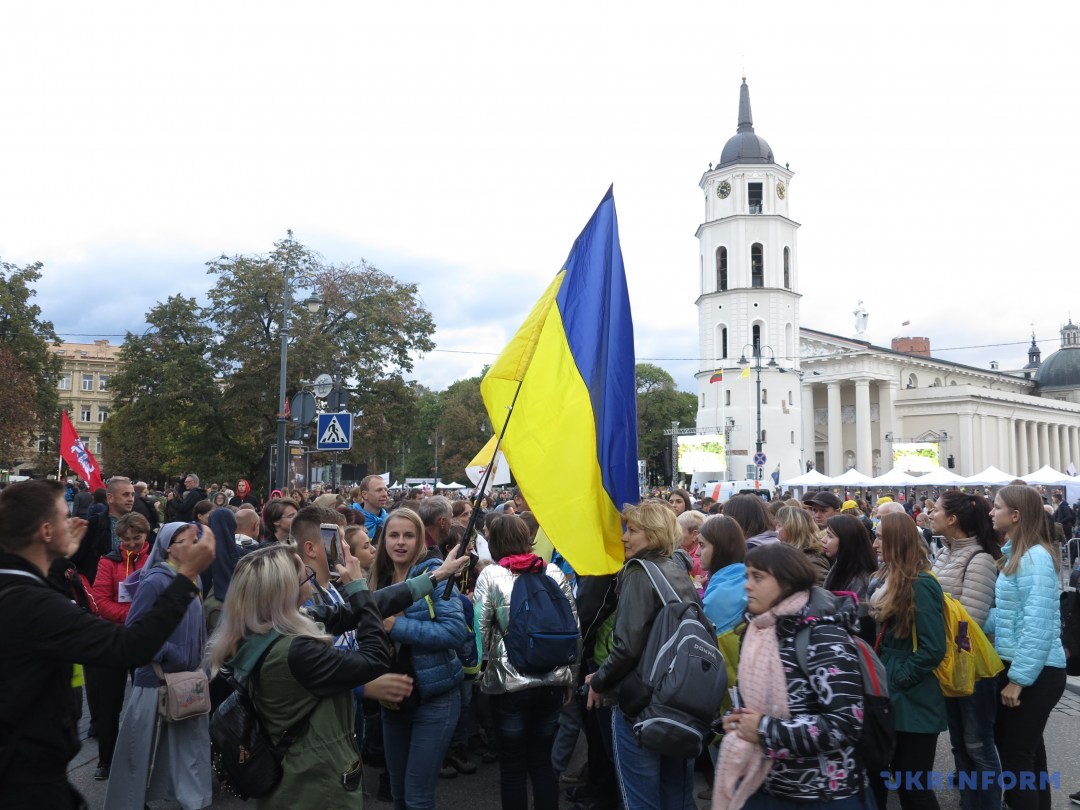 Для України вони також звучать більш ніж актуально, особливо на сьогоднішньому непростому етапі її історії