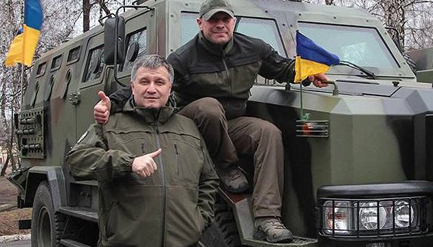 Сам радник Авакова стверджував, що   присутній там тільки для контролю правопорядку