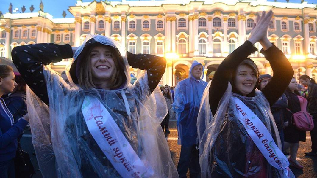 А потім прочитали повість Гріна, взяли участь в першому шоу - і самі загорілися цією подією