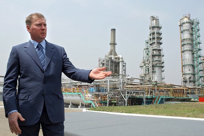 Зрозуміло, всі ці спільні підприємства спрямовані на розвиток нафтопереробного ринку, а також на подальшу реалізацію продукції, причому не тільки в Росії, але і в ближньому зарубіжжі