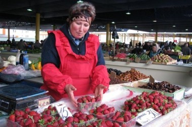 21 квітня 2010, 20:28 Переглядів:   Полуниця з прилавків зникає до обіду