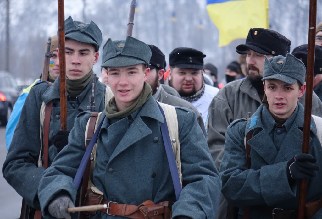 Нужно просто найти общий язык и найти компромисс, чтобы все были вместе , - говорит Ростислав Трофимов, студент, член Клуба исторической реконструкции Киевград 