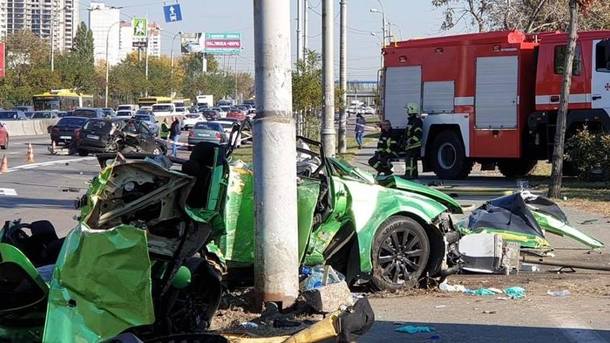 16 жовтня 2018, 17:13 Переглядів:   Шевченківський райсуд Києва обрав запобіжний захід у вигляді утримання під вартою 28-річному водієві автомобіля Seat Leon, який скоїв смертельне ДТП