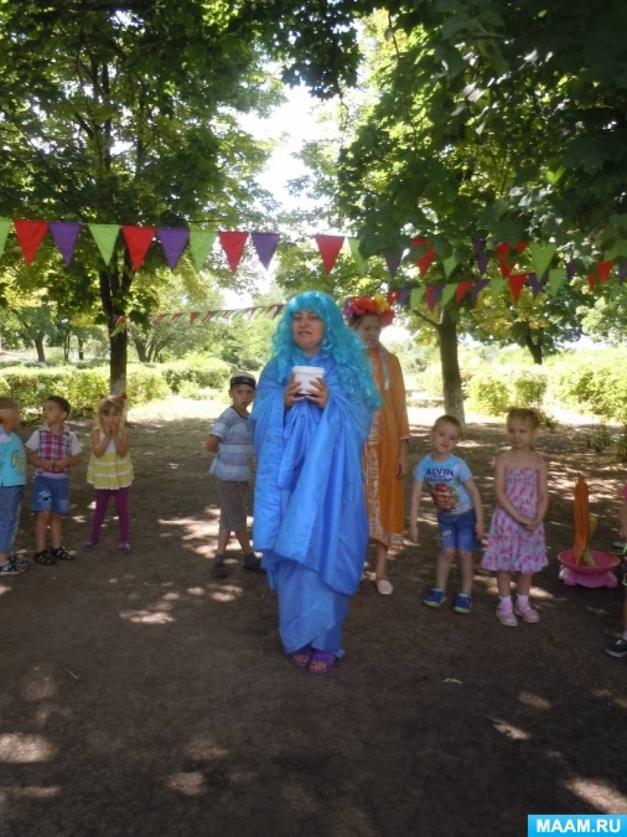 Звіт про проведене святі для всіх вікових груп «День Івана Купали»   Звіт про проведене святі для всіх вікових груп «День Івана Купали» З метою залучення дітей до витоків російської народної культури 5 липня в ГДОУ ЛНР «Ясла-садок« Вогник »пройшов народне свято« Івана Купала »