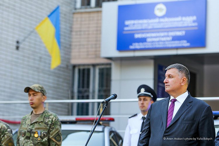 Головне управління Національної поліції в Дніпропетровській області 23 серпня отримало 27 легкових автомобілів спеціального призначення Suzuki Vitara для 22 районних підрозділів поліції