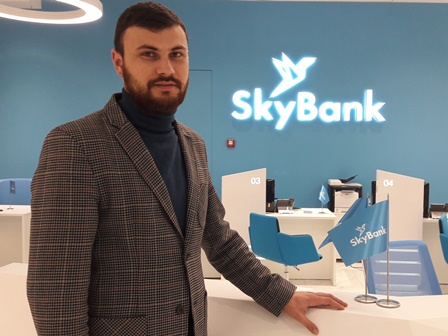 Ервін Мамутов, керівник управління розвитку мережі відділень   Sky Bank