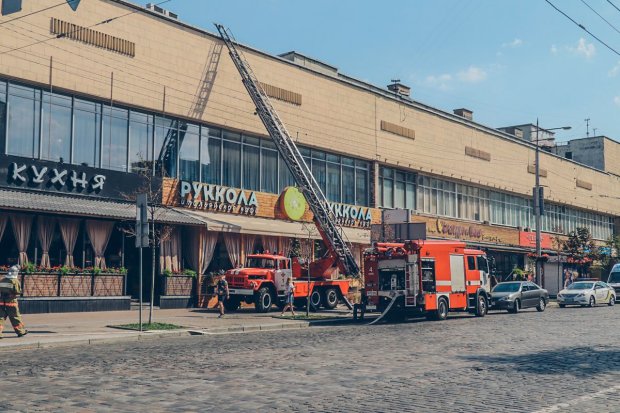 До прибуття бригади пожежників персонал намагався самотужки загасити вогонь, проте спроби виявилися марними